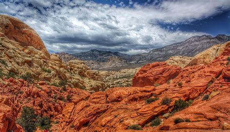 Rock Climbing in The Red Rock Canyon, Las Vegas - Traveldigg.com