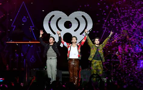 Jonas Brothers announce massive North American stadium tour