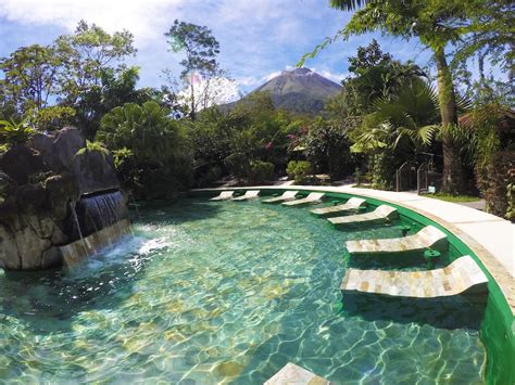 Book Paradise Hot Springs Thermal Resort in La Fortuna | Hotels.com