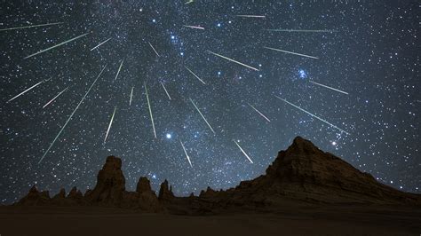 Live: Perseid meteor shower creates dazzling night sky - CGTN