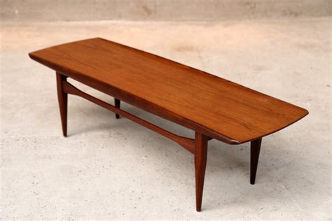 MidCentury Scandinavian Coffee Table for sale at Pamono