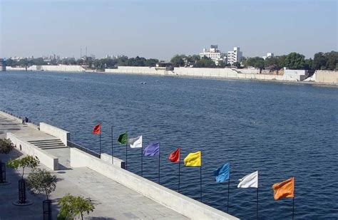 Sabarmati Riverfront, Ahmedabad | History, Timings, Photos | Holidify