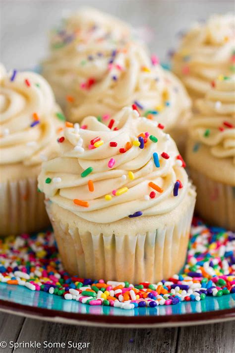 Funfetti Cupcakes with Cake Batter Frosting - Sprinkle Some Sugar