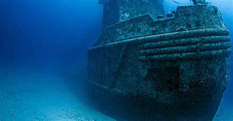 Underwater Pirate Shipwreck