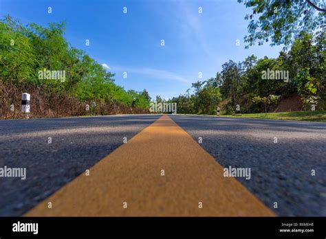 Road divider hi-res stock photography and images - Alamy