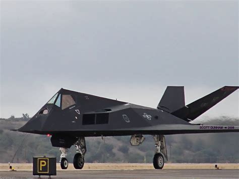 USAF F-117A Nighthawk Stealth Attack Aircraft | DefenceTalk Forum