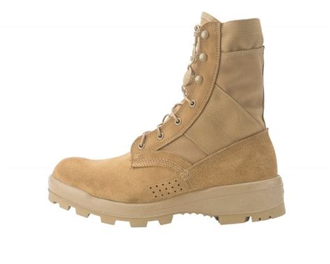 New Army jungle wear gives trench foot the boot | Article | The United ...