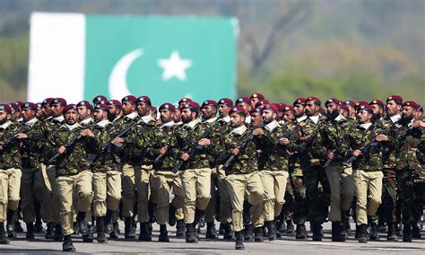 Nation celebrates Pakistan Day 2018 with military parade, gun salutes ...