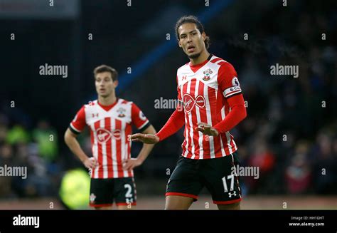 Virgil van dijk southampton hi-res stock photography and images - Alamy