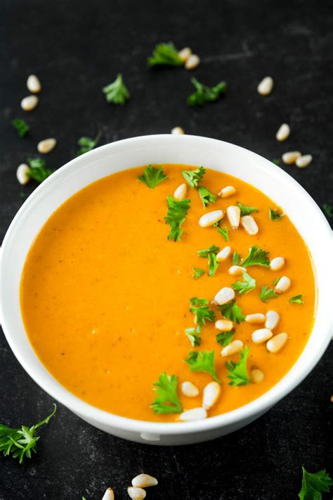 Creamy Vegan Carrot Soup - Wow, It's Veggie?!