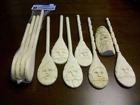 Spoon Santas - Fine Woodcarvings