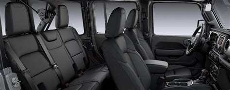 Actualizar 63+ imagen jeep gladiator vs wrangler interior space ...