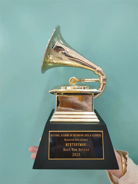 THE-GRAMMYS-Awards-Gramophone-Metal-Trophy-by-NARAS-Nice-Gift-Souvenir ...