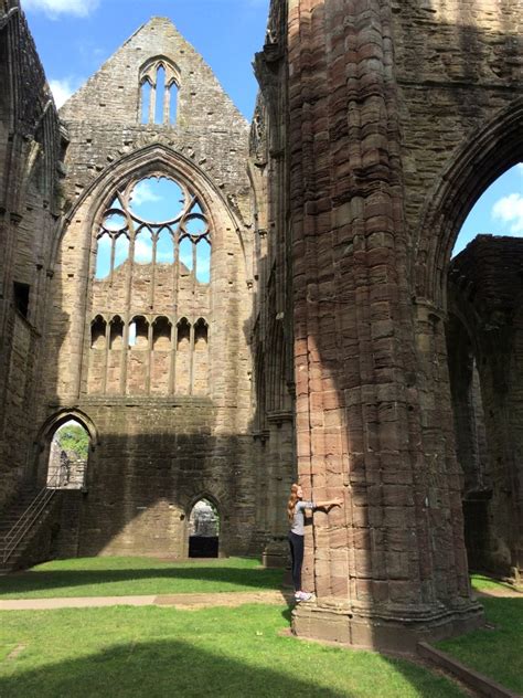 Tintern Abbey– the most romantic ruin in Wales – Niki & Alex