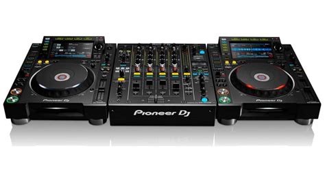 Vinyl vs CDJ vs DJ Controllers: Which One is Right for You? » DJingPro