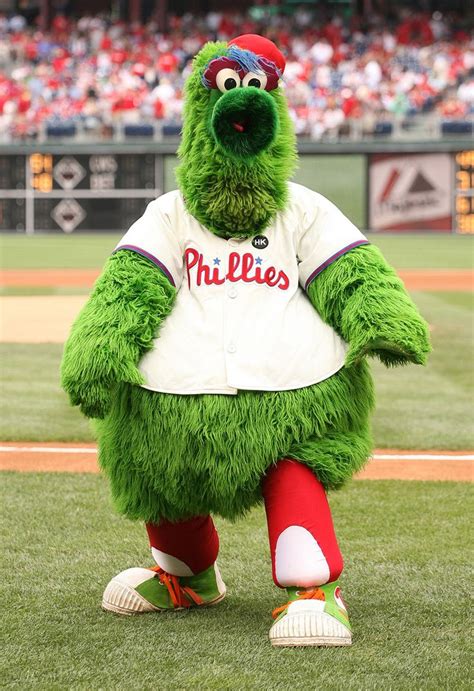 Philadelphia Phillies' Mascot Stands in for Bride During First Look ...