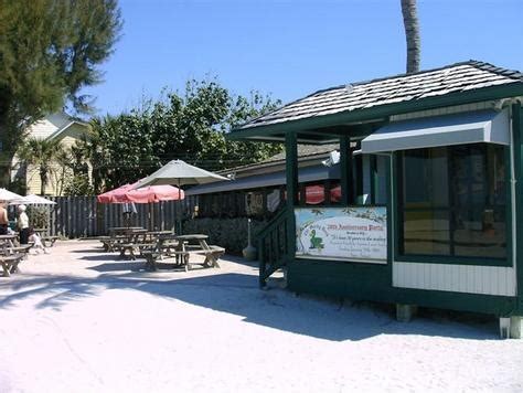 Mucky Duck Restaurant - Mucky Duck, Captiva Island, Florida A great ...