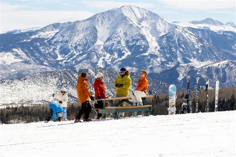 5 Top Glenwood Springs Winter Activities | Iron Mountian Hot Springs