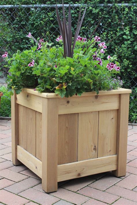 Cedar Planter - Etsy | Plantadores exteriores, Viveiro de plantas ...