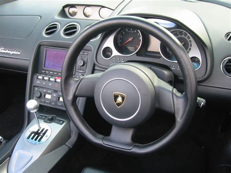 Fast Cars Online: Lamborghini Gallardo spyder Interior