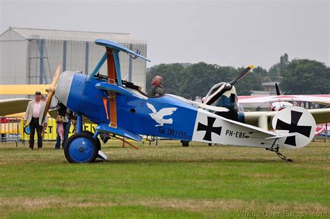 Fokker Dr-1 Something about triplanes just set my heart a flutter ...