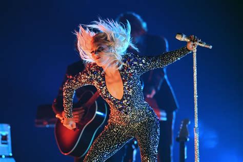 Lady Gaga's "Shallow" Grammys Performance 2019 Video | POPSUGAR ...