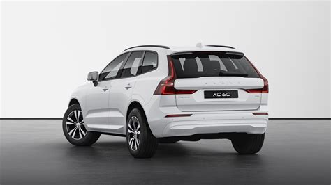 2022 Volvo XC60 (facelift) begins reaching dealers in UK & Europe