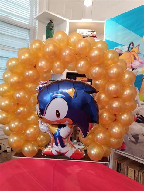 Sonic the Hedgehog Balloon Centerpiece in 2021 | Balloon decorations ...