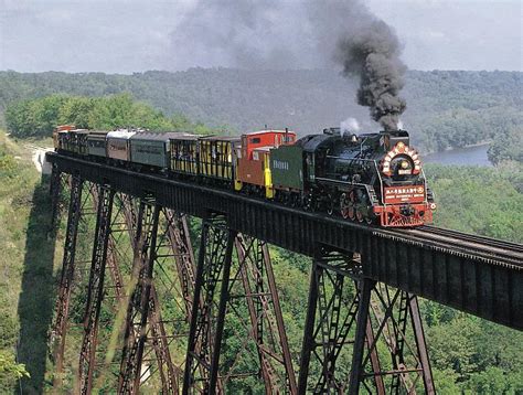 Boone and Scenic Valley Railroad - Boone, Iowa 10th Street, 225