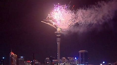 Video. Fireworks light up New Zealand's New Year celebrations | Euronews