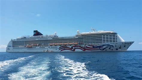 Pride of America resumes Hawaii year-round cruises | Crew Center