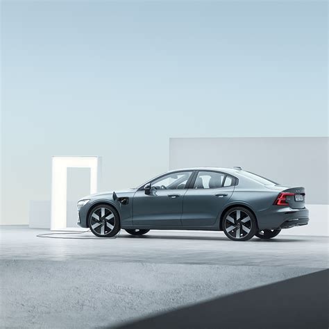 2023 S60 Recharge Plug-in Hybrid Sedan | Volvo Car USA