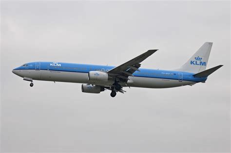 Boeing 737-900ER medium range airliner