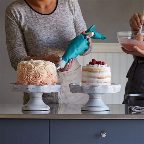 How to Decorate Like A Cake Boss - blog.ca