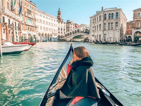 Venice | The Floating City | Travel Tips - Sandinourhands