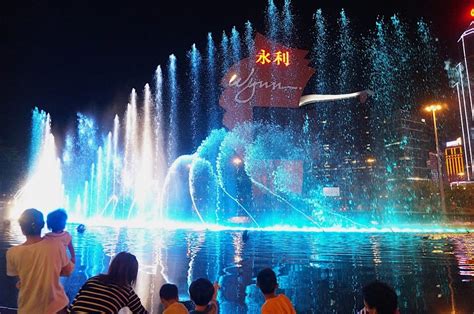 Macau Night Life! - Family Friendly - Wandering Dejavu