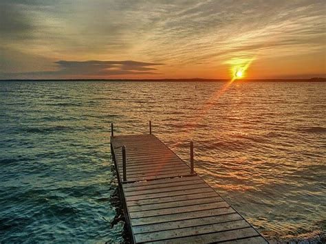 A Guide to the Best Lake Simcoe Beaches - Travel Local Canada