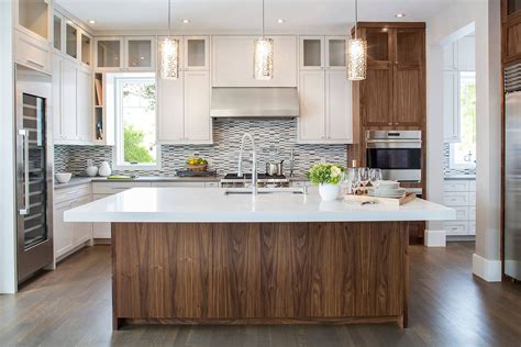 Trendy Kitchen Makeovers: 20 Wood Islands that Blend Warmth with ...