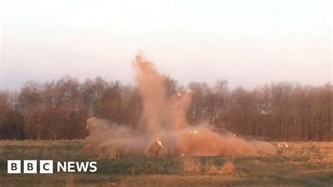 Warrington grenade explosion captured on camera - BBC News