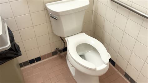 1.6GPF Kohler Highline Toilet - YouTube