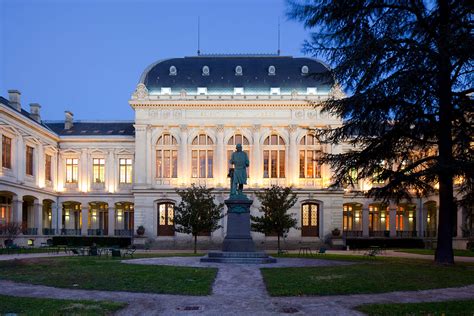 L'Université Lumière Lyon 2 dans le classement des plus belles facultés ...