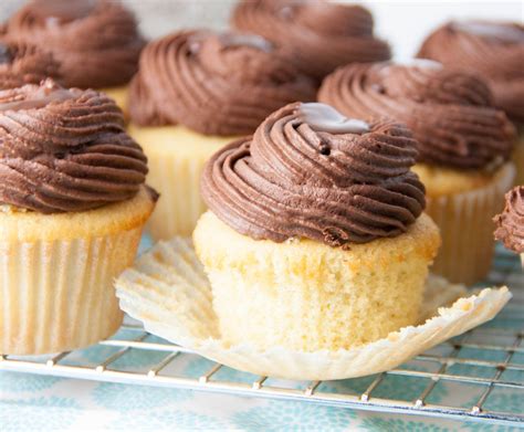 Boston Cream Pie Cupcakes - Boston Girl Bakes