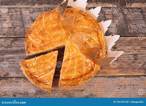 Epiphany cake and crown stock photo. Image of background - 163726730