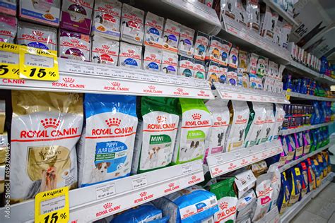 Foto Stock Minsk, Belarus. Feb 2022. Pet food Royal Canin on display at ...