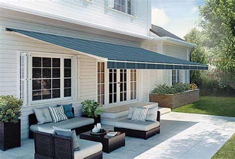 Retractable Awnings Cost Winchester Ma, Woburn Ma & Plum Island Ma - Mr ...