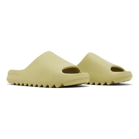 Yeezy Slide 'Resin' (2022) | NWAHYPE