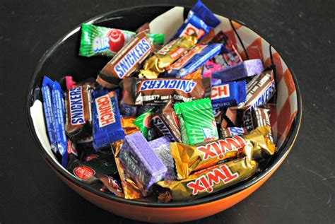 halloween-candy-bowl – Suzanne Shares