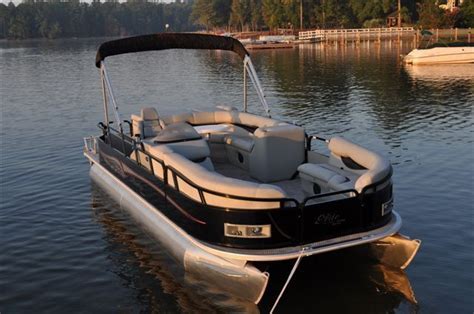 Bentley Boat Covers - Custom & Semi-Custom Boat Covers | Luxury pontoon ...