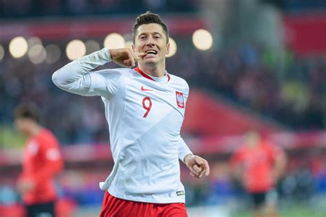 Robert Lewandowski - tytan pracy, który wielką klasę pokazuje nie tylko ...