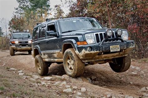 Jeep Commander with a SuperLift suspension on the trail Jeep Commander ...